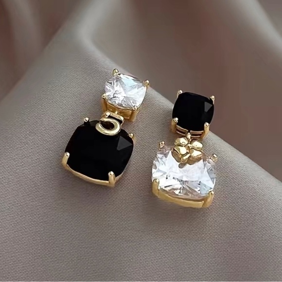 Crystal Number 5 Gold Drop Mismatched Earrings - Picture 4 of 16